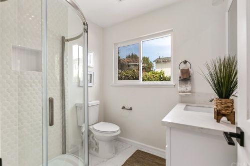 17482 Luther Ave, Irvine CA  92614-6643 exterior