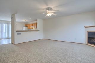 902 Newcastle Dr, Champaign IL  61822-1808 exterior