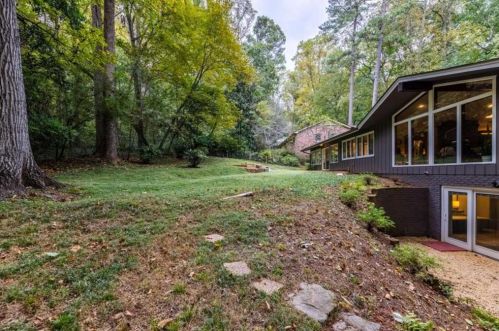 910 Barton Woods Rd, Atlanta GA  30307-1308 exterior