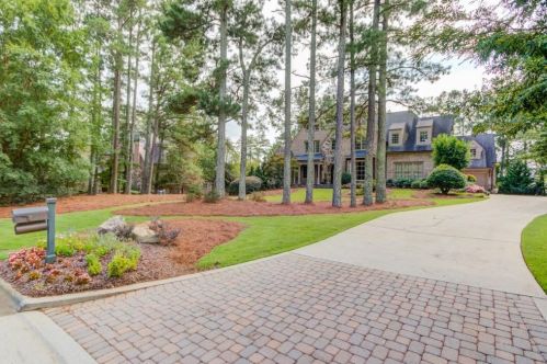 898 Middle Fork Trl, Suwanee, GA 30024-1710