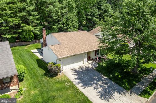 24 Deep Hollow Ln, Columbus, NJ 08022-1018