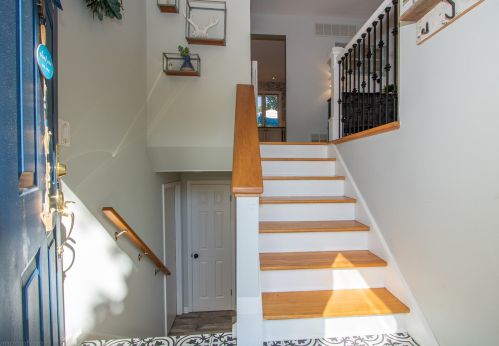 1108 Barberry Ln, Mount Prospect, IL 60056-1460