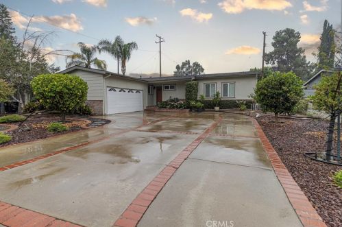 702 Carter Dr, Glendora, CA 91740-5429