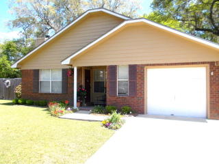 211 Jefferson Cir, Allenhurst, GA 31301-5562