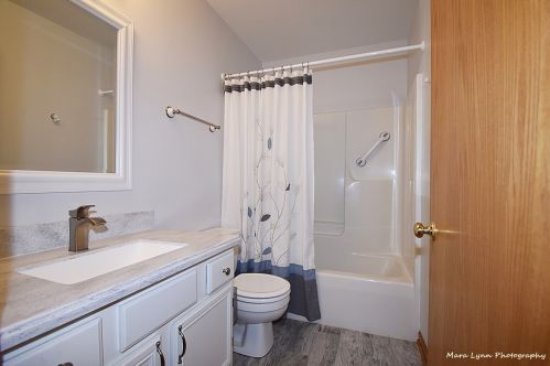 324 Julie Ln, Pingree Grove IL  60140-8397 exterior