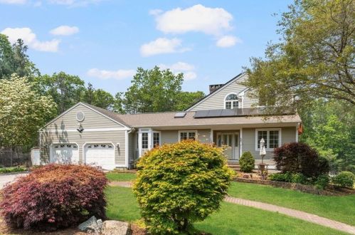 500 Perry Hill Rd, Coventry, RI 02816-4529