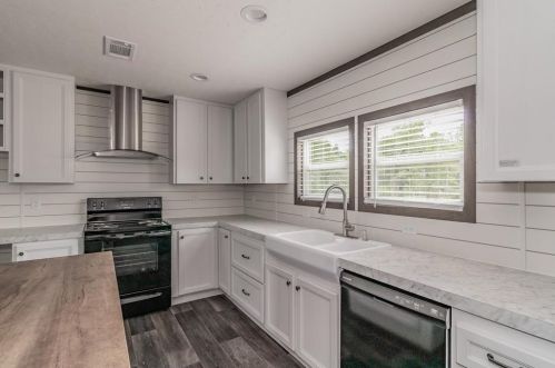 6152 Adelbert Dr, Fort Worth TX  76135-5226 exterior