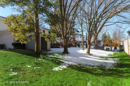 1070 Smt Dr, Bannockburn IL  60015-1879 exterior