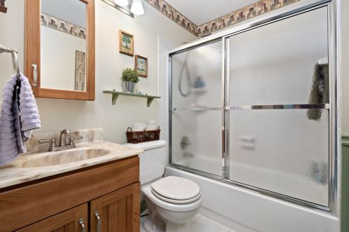 689 Sand Crk Dr, Carol Stream IL  60188-9135 exterior