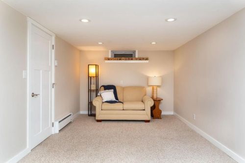 1616 Demont Ave, Saint Paul MN  55109-2112 exterior