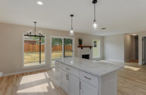 1500 Radcliffe Ave, Modesto, CA 95358-1040