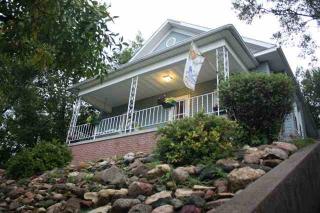 911 46th Ave, Omaha, NE 68106-2010