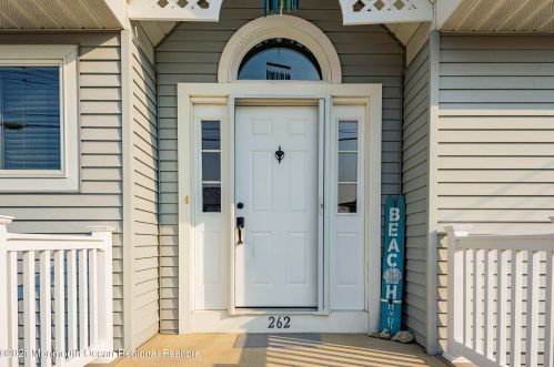 262 Teakwood Dr, Berkeley Township, NJ 08721-3122