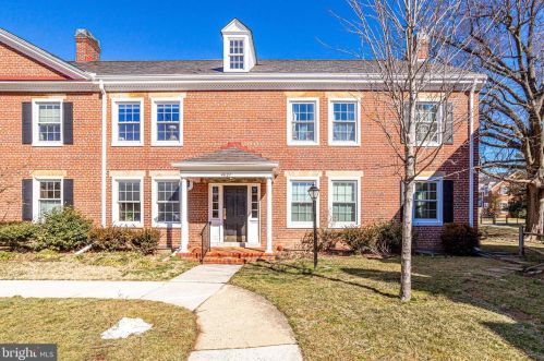 4627 36th St, Arlington, VA 22206-1745