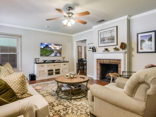 6424 Malvey Ave, Fort Worth TX  76116-4423 exterior