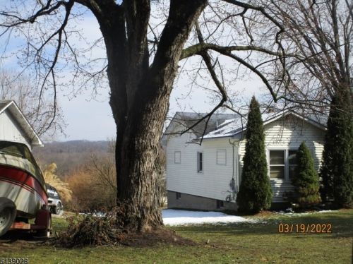 10 Terrace Rd, Columbia, NJ 07832-2640