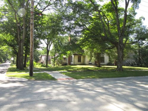 719 Crescent Blvd, Glendale Heights, IL 60137-4259