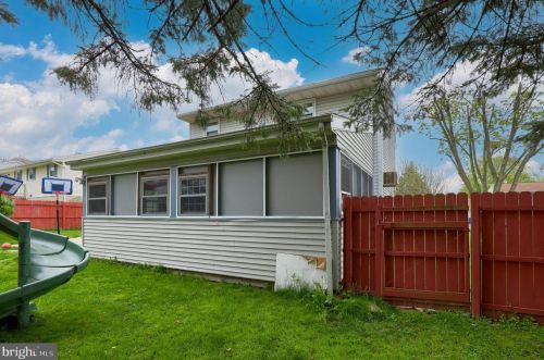 3074 Todd Ln, Lancaster PA  17601-1352 exterior