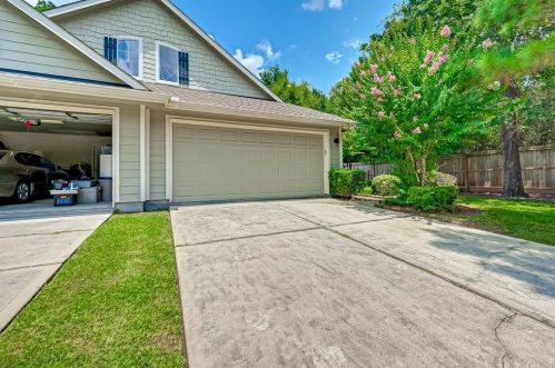 2 Greenwich Pl, Conroe TX  77384-5106 exterior