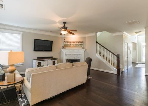 2070 Hatteras Way, Atlanta GA  30318-1083 exterior