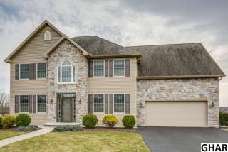 2 Old Coach Ln, Carlisle PA  17013-8792 exterior