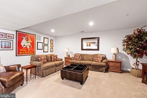 332 Tufton Cir, Fallston MD 21047-2650 exterior