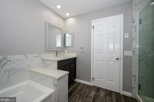 14 Hanover Ct, Princeton NJ  08540-7066 exterior