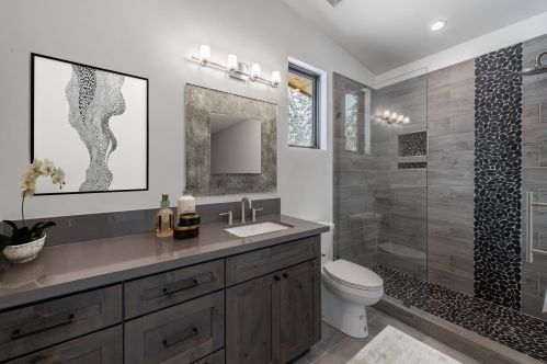 11861 Bottcher Loop, Truckee CA  96161-2793 exterior