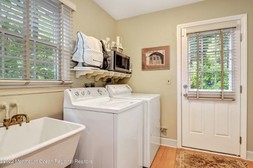 20 Fox Hill Rd, Middletown NJ 07748-2911 exterior