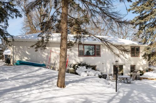 1065 Highview Dr, Saint Paul MN  55112-2417 exterior