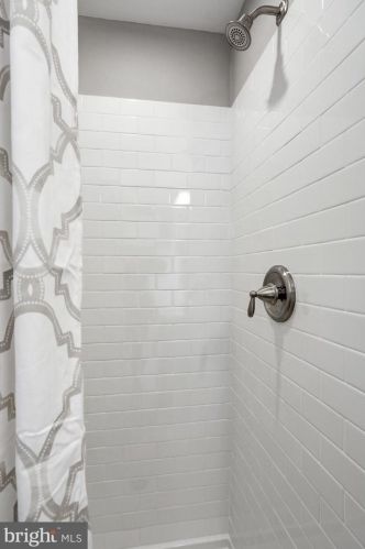 210 Rosedale Ave, Lancaster PA  17603-5708 exterior