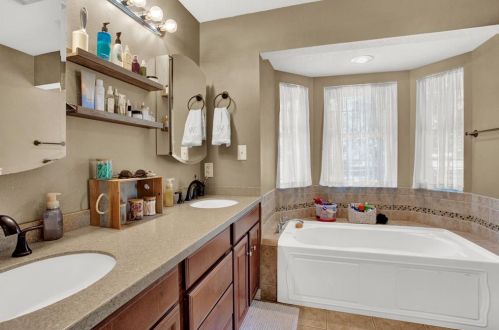 411 County Road 28, Angleton TX 77515-9420 exterior