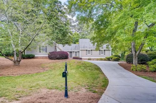 4190 Fairgreen Dr, Marietta, GA 30068-4108