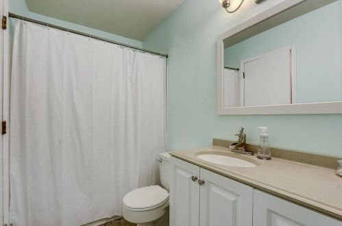 1681 Hickory Hill Dr, Saint Paul MN  55122-2527 exterior