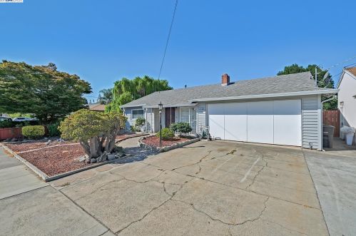 23775 Santa Clara St, Hayward, CA 94541-7455
