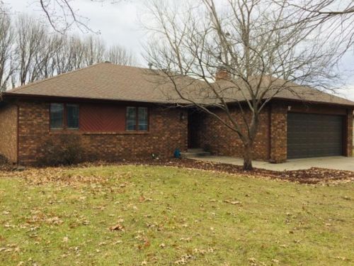 503 Kansas Dr, Iola, KS 66749-2709