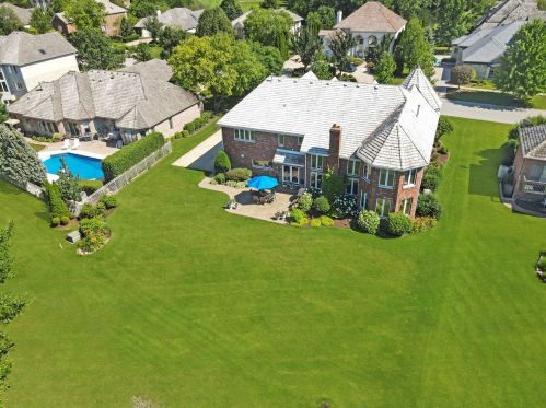 4 Loblolly Ct, Lemont IL  60439-7744 exterior