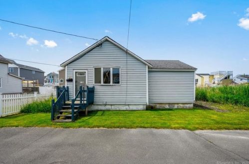 20 Hanover St, Milford, CT 06460-6221