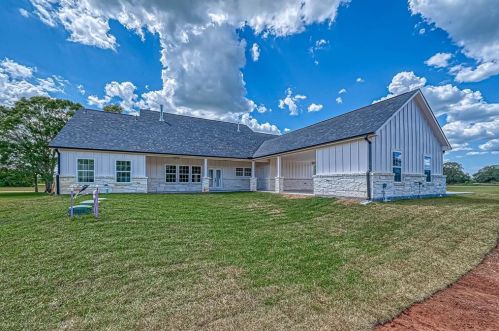 206 Cattle Drive Trl, Angleton TX 77515-9085 exterior