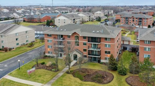 6810 Winding Trl, Oak Forest, IL 60452-5209