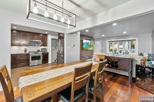 43 Cedar Dr, Rochelle Park, NJ 07662-3201