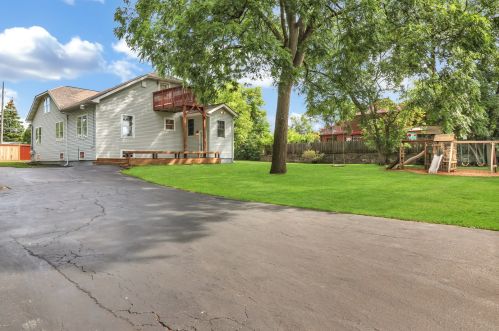 3955 Grand Ave, Gurnee, IL 60031-2804