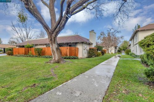 825 Oak Grove Rd, Concord CA  94518-3502 exterior