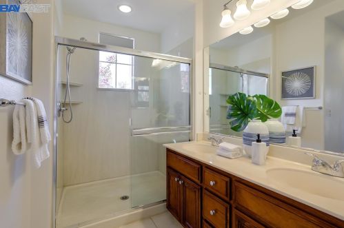 330 Belshaw Dr, Milpitas CA 95035-5472 exterior