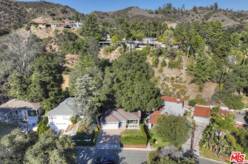 2575 Gardner Pl, Glendale CA  91206-3018 exterior