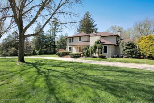 32 Dorchester Way, Red Bank, NJ 07702