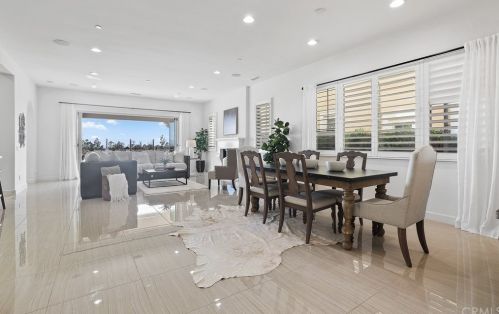 130 Long Fence, Irvine CA  92602-1807 exterior