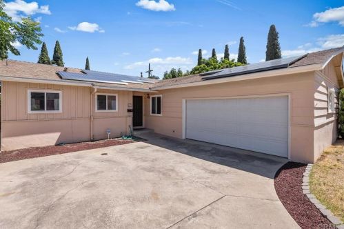 692 Deland Ct, El Cajon, CA 92020-7360