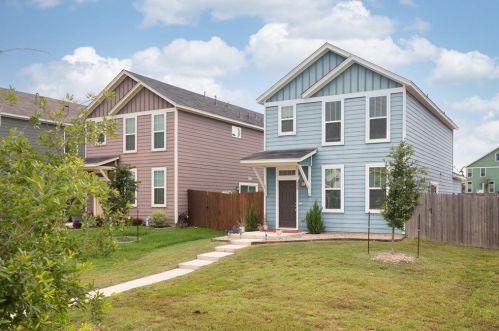 408 Ferrule Dr, Uhland TX  78640 exterior