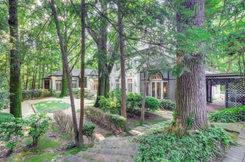 1820 Garraux Rd, Atlanta GA  30327-2504 exterior